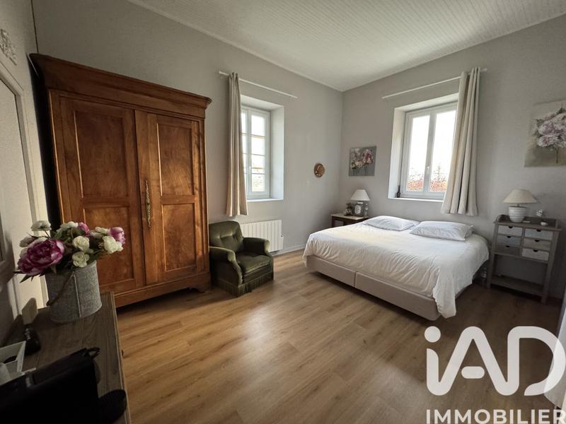 Maison - 215 m² - 7 pièces