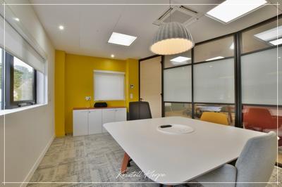 Bureau - 86 m² - 2 pièces