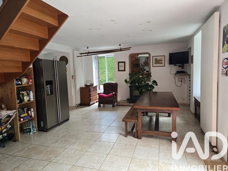 Maison - 220 m² - 9 pièces