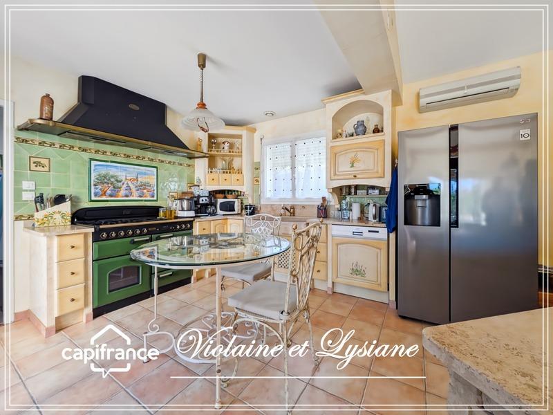 Propriété - 179 m² - 8 pièces