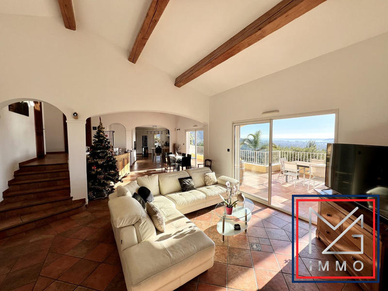 Villa - 285 m² - 8 pièces