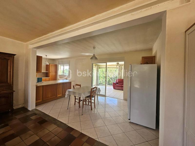 Maison traditionnelle - 184 m² - 6 pièces