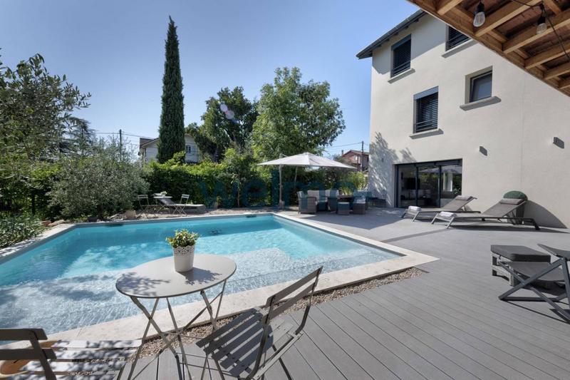 Maison - 175 m² - 8 pièces