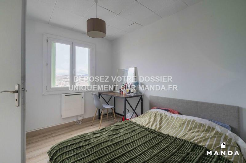 Chambre - 10 m² - 4 pièces