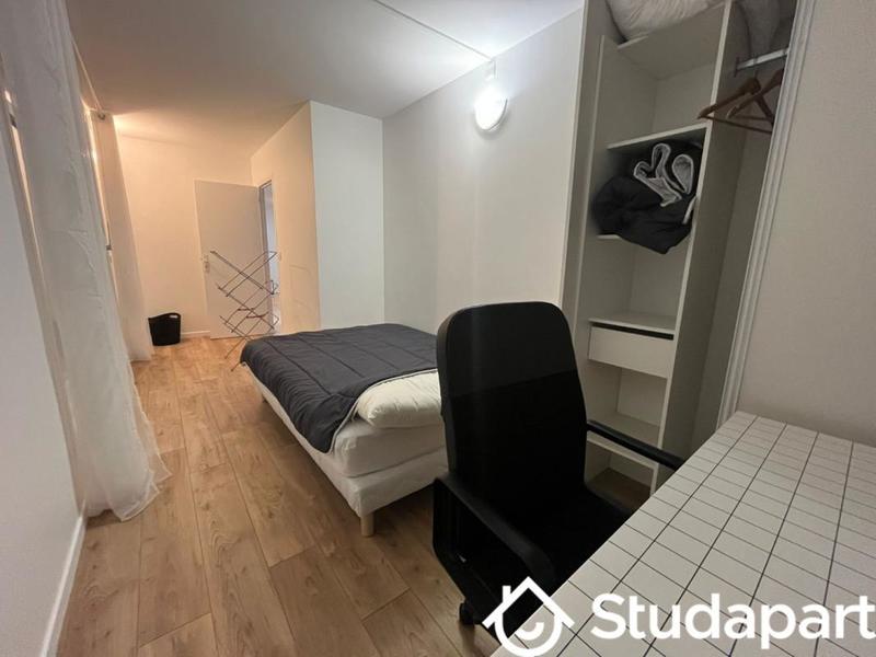 Chambre - 12 m² - 1 pièce