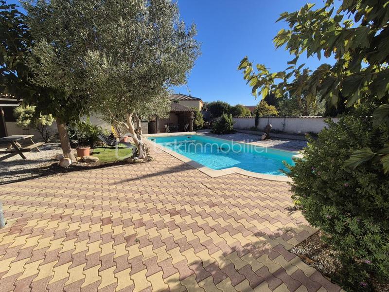 Maison traditionnelle - 180 m² - 7 pièces