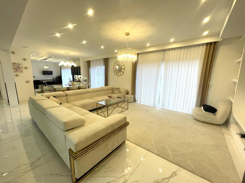 Maison ancienne - 259 m² - 8 pièces