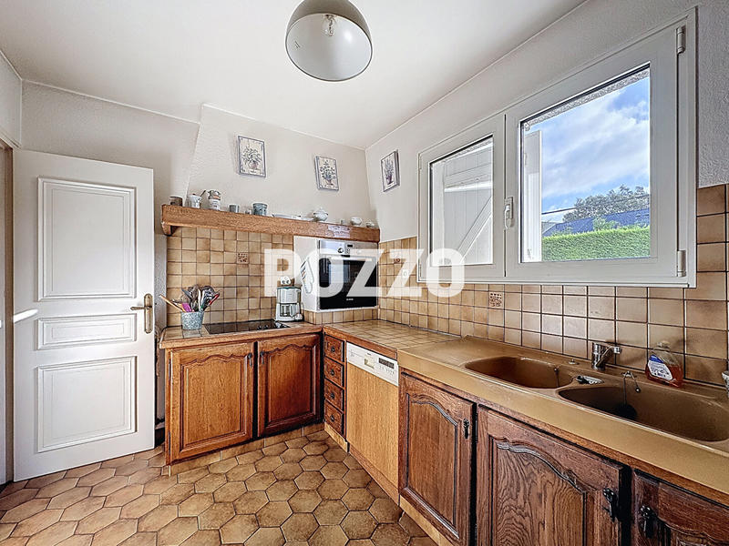 Maison - 180 m² - 7 pièces