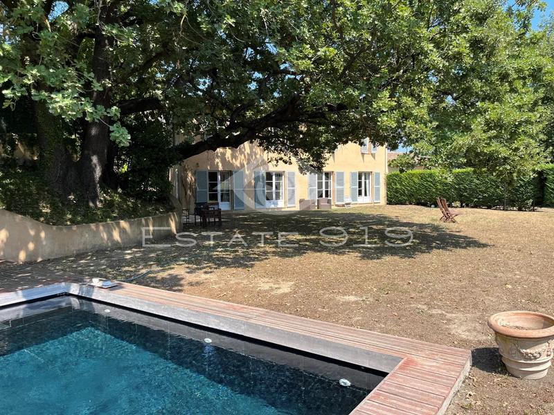 Villa - 210 m² - 7 pièces