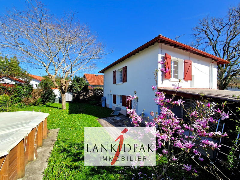 Maison - 121 m² - 7 pièces