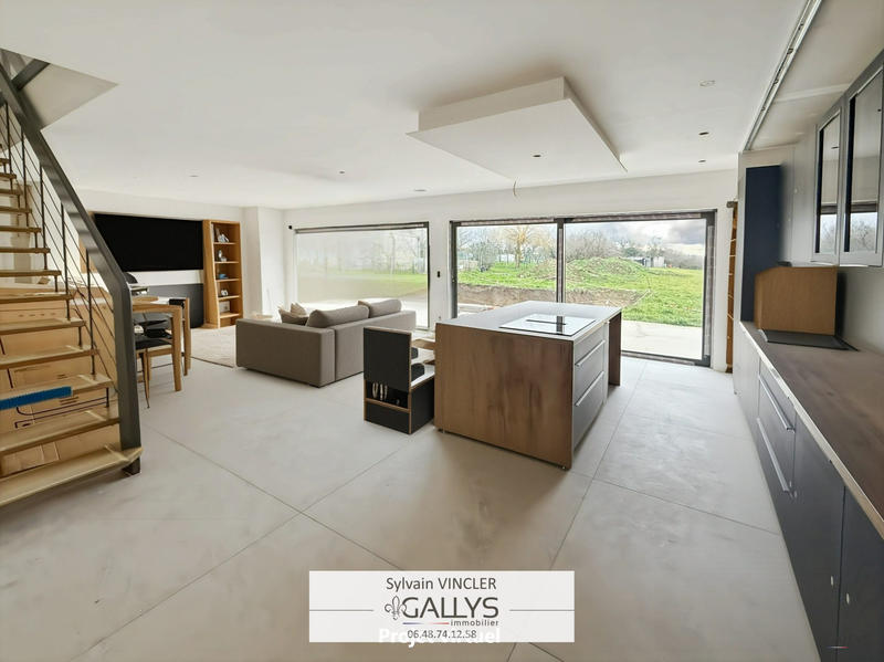 Maison - 149 m² - 6 pièces