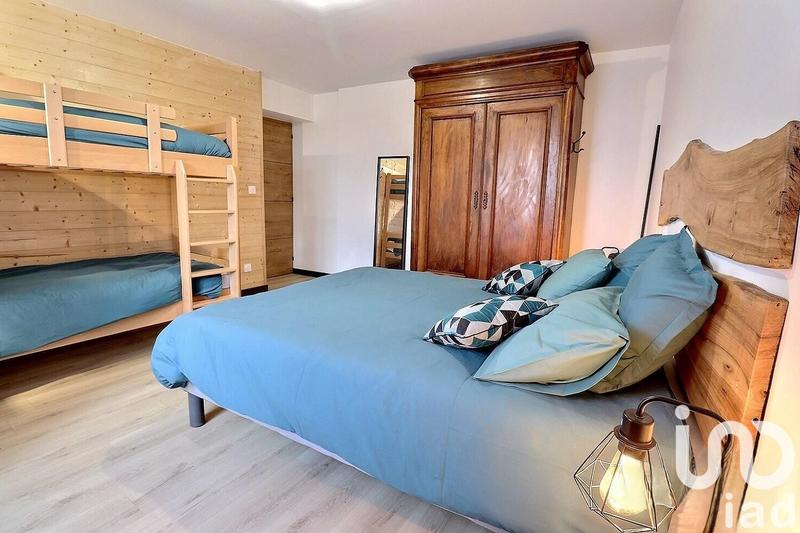 Maison - 215 m² - 6 pièces