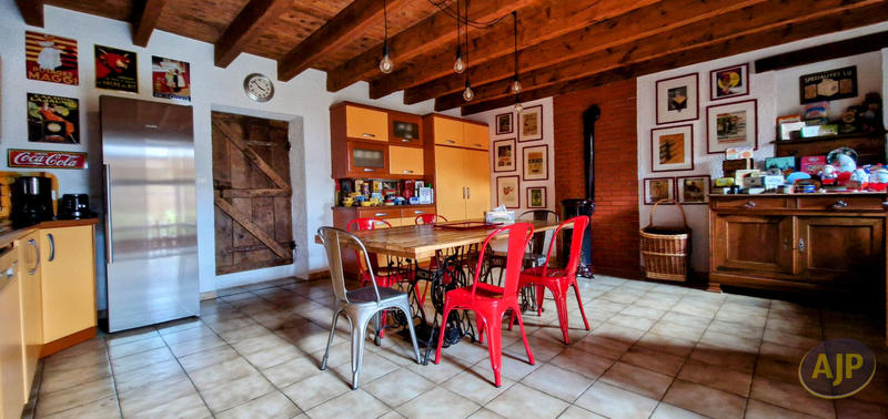 Maison - 182 m² - 6 pièces