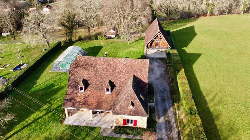 Maison - 218 m² - 6 pièces