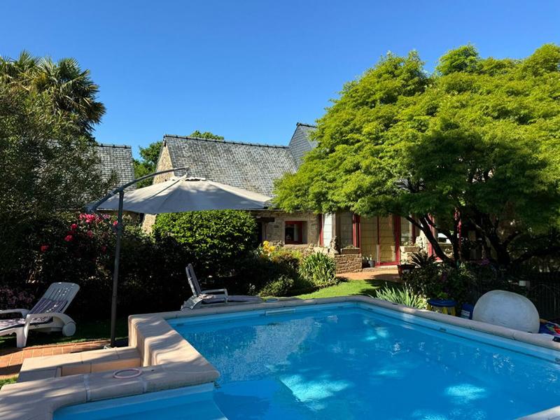 Demeure - 190 m² - 6 pièces