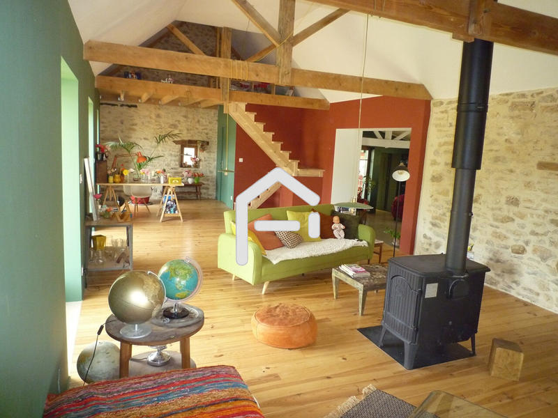 Maison - 240 m² - 9 pièces