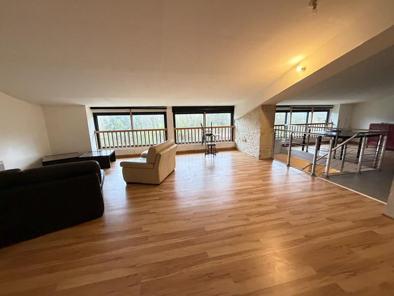 Maison - 267 m² - 8 pièces