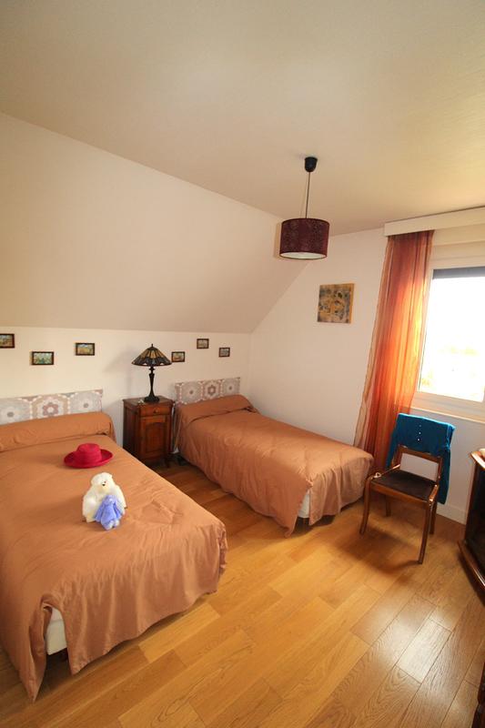 Maison - 201 m² - 10 pièces