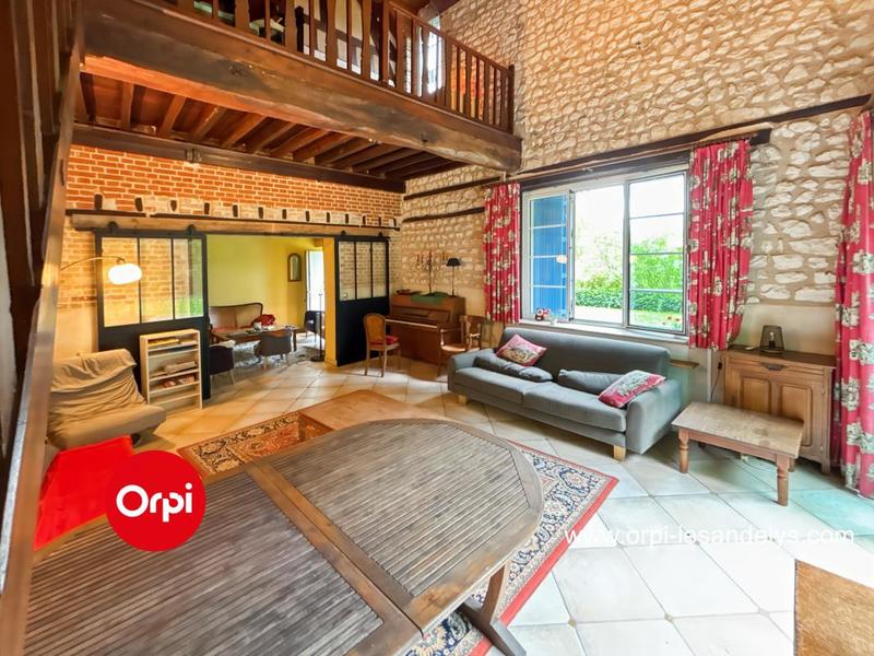 Maison - 181 m² - 9 pièces