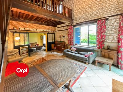 Maison - 181 m² - 9 pièces