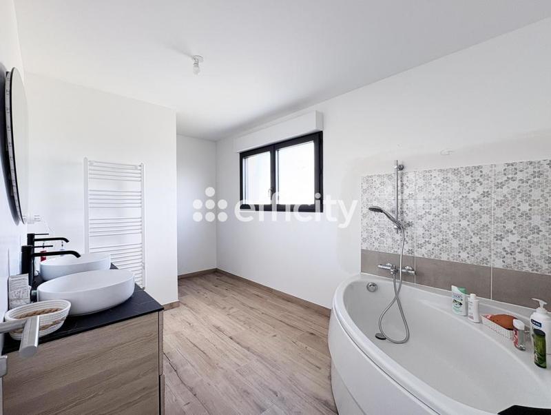 Maison - 120 m² - 6 pièces