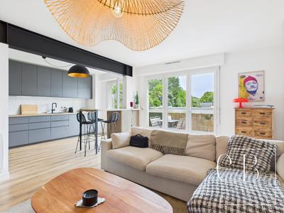 Appartement - 81 m² - 3 pièces