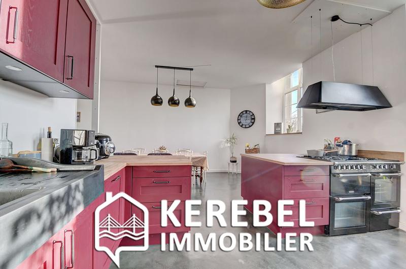 Maison - 317 m² - 10 pièces