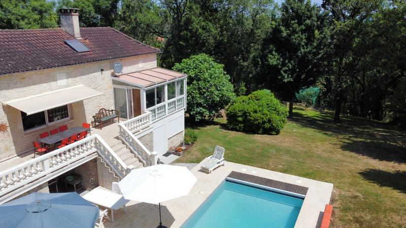 Maison - 220 m² - 7 pièces