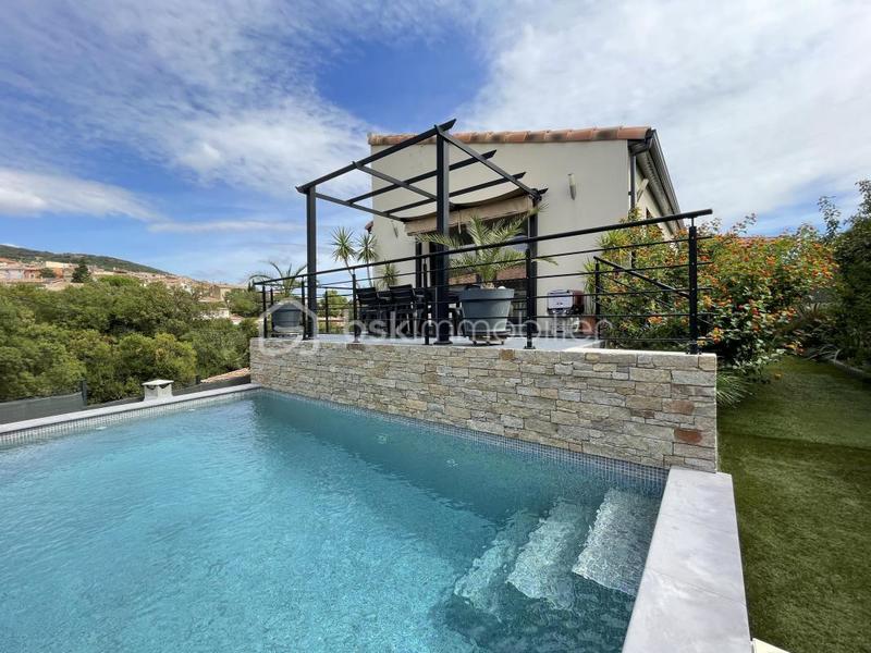 Villa - 186 m² - 6 pièces