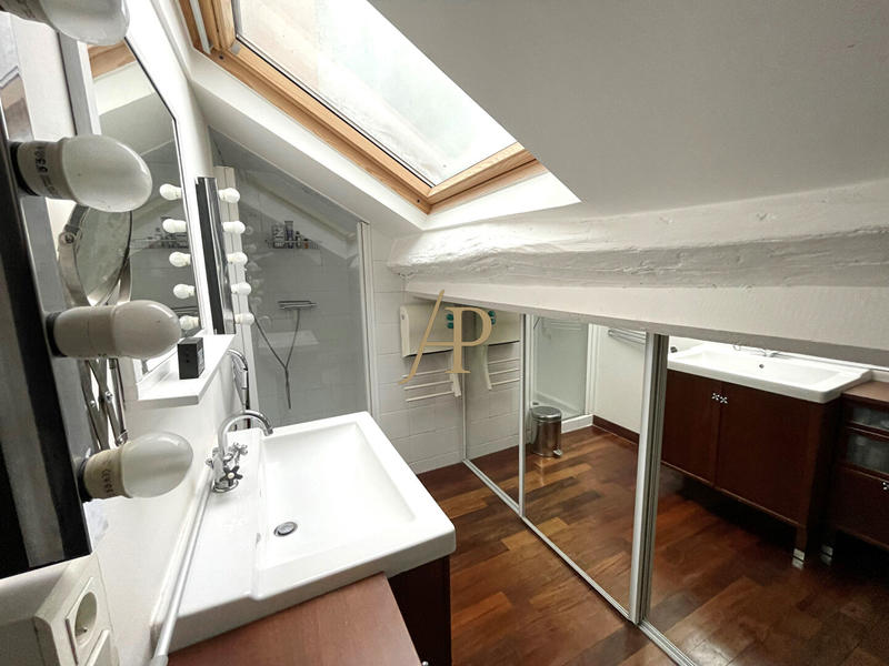 Appartement - 104 m² - 5 pièces