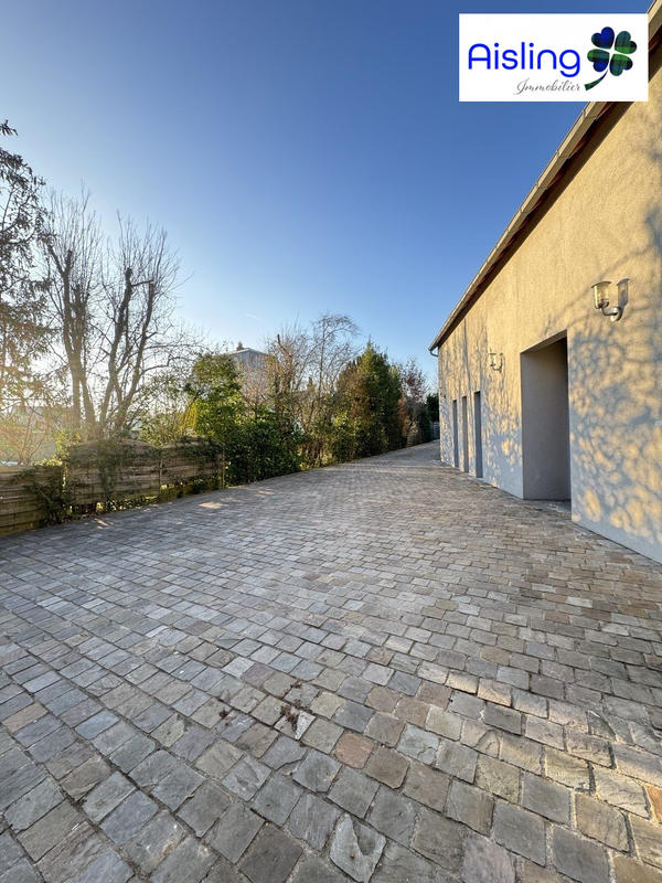 Maison contemporaine - 282 m² - 6 pièces