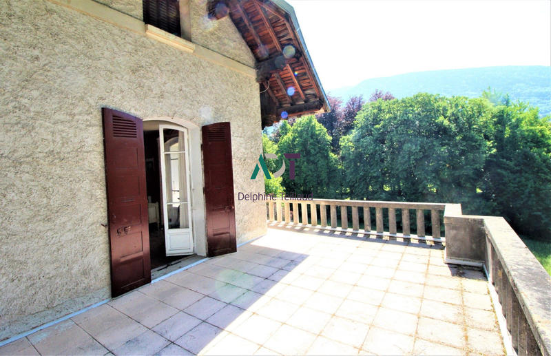 Maison - 300 m² - 12 pièces