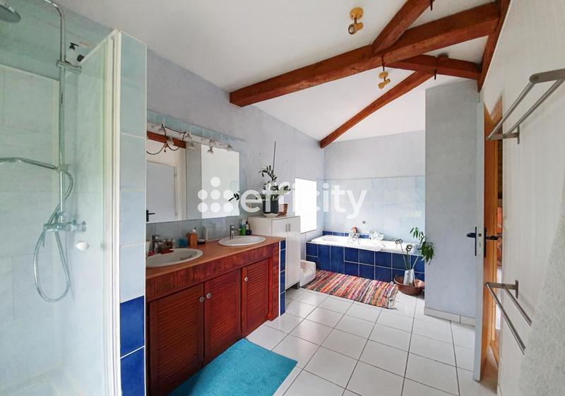 Maison - 176 m² - 6 pièces