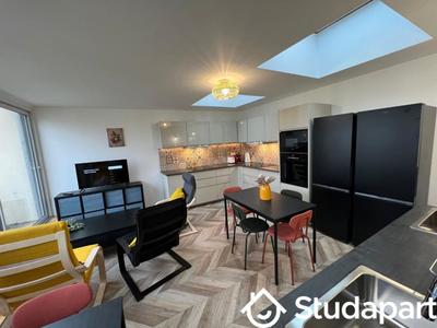 Chambre - 11 m² - 1 pièce