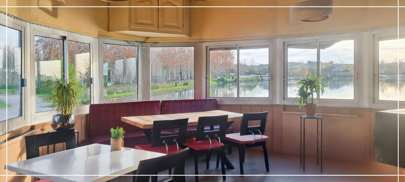 Local commercial - 256 m² - 8 pièces