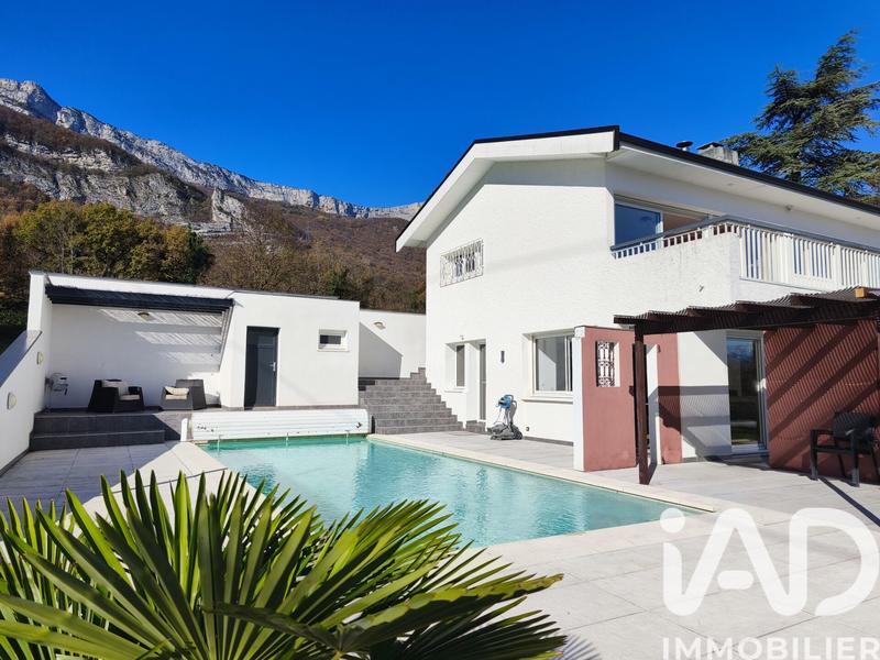 Maison - 199 m² - 6 pièces