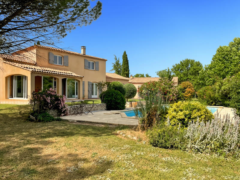 Maison - 210 m² - 5 pièces