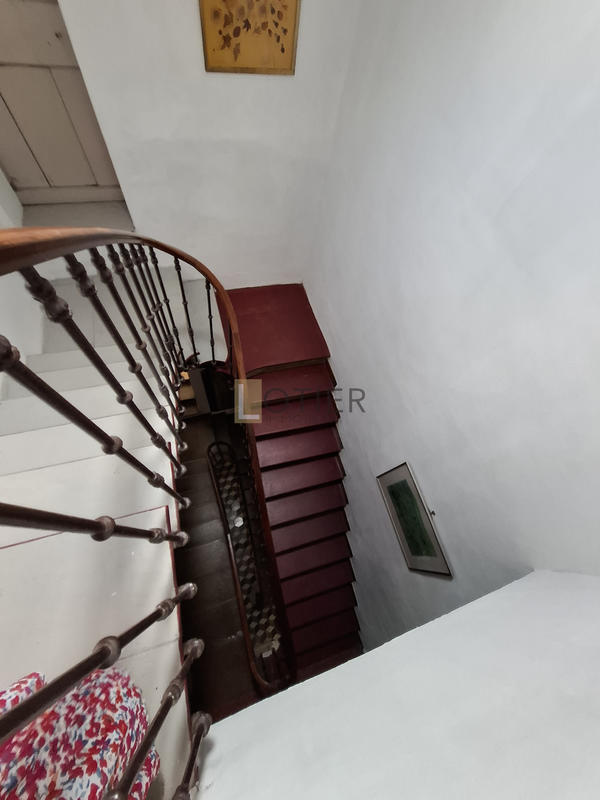 Maison - 300 m² - 10 pièces