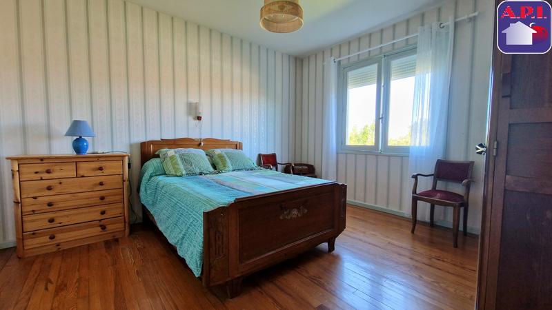 Maison - 204 m² - 6 pièces