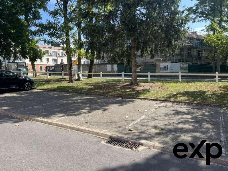 Parking / Garage - 63 m²