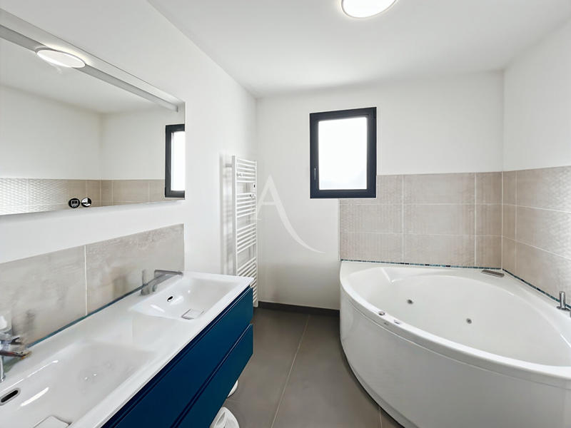 Maison - 135 m² - 6 pièces