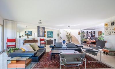 Maison - 284 m² - 6 pièces