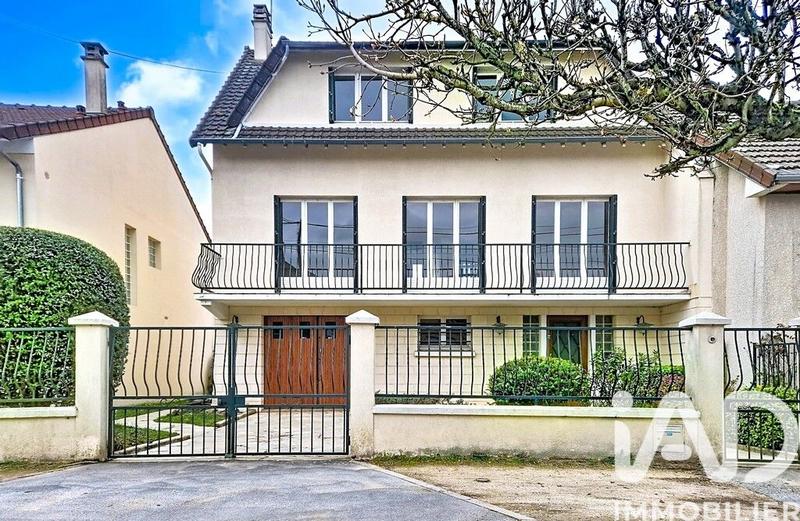 Maison - 155 m² - 8 pièces