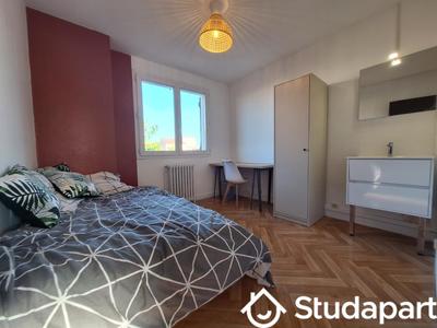 Chambre - 12 m² - 1 pièce