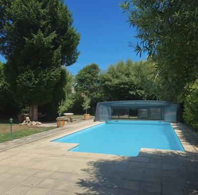 Maison - 442 m² - 13 pièces