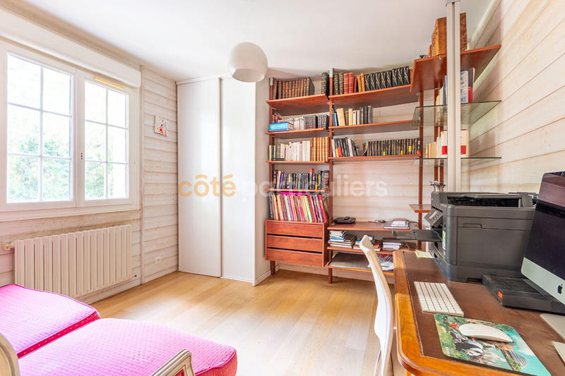 Maison - 225 m² - 8 pièces