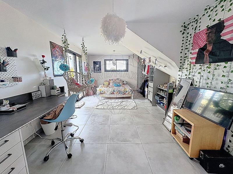 Maison - 207 m² - 7 pièces