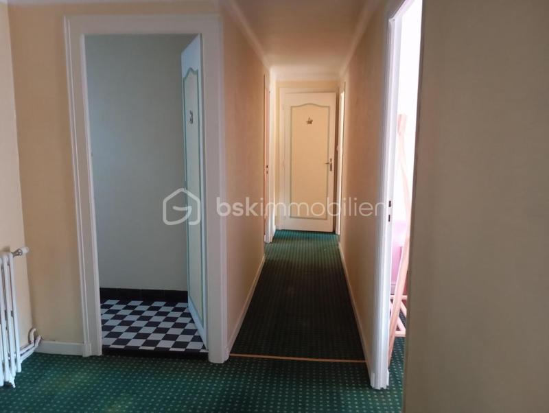 Maison - 269 m² - 15 pièces