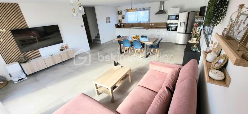 Maison - 110 m² - 4 pièces