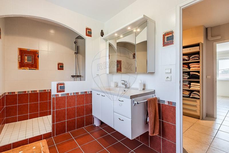 Maison - 226 m² - 6 pièces